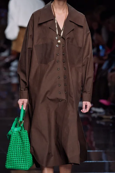 Look 14